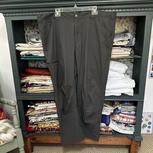 Columbia Green Hiking Cargo Convertible Zip Off Pants Men's 44x30 Omni-Shield